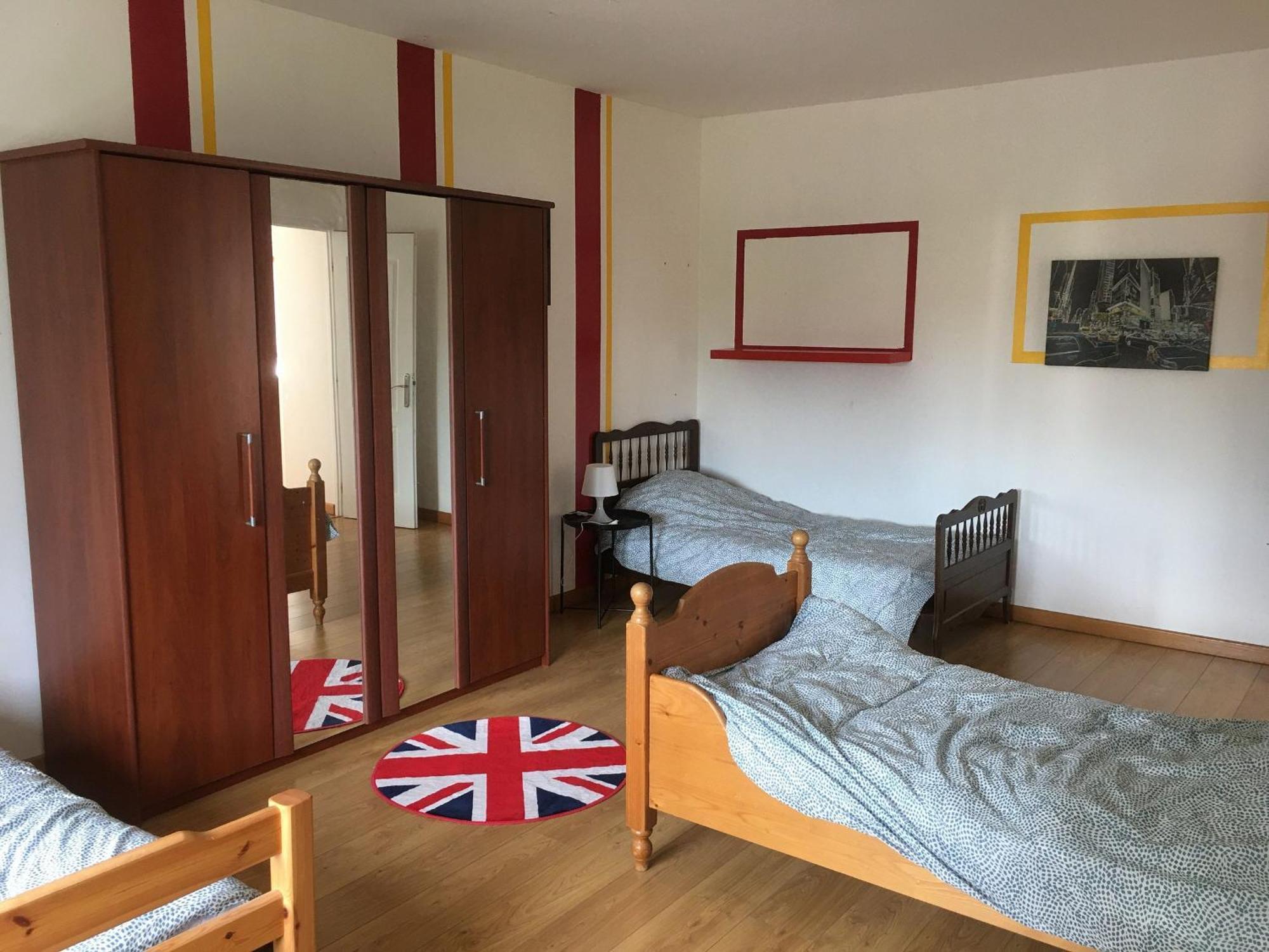 Athienville, 6 Pièces, 12 Personnes - Fr-1-584-84